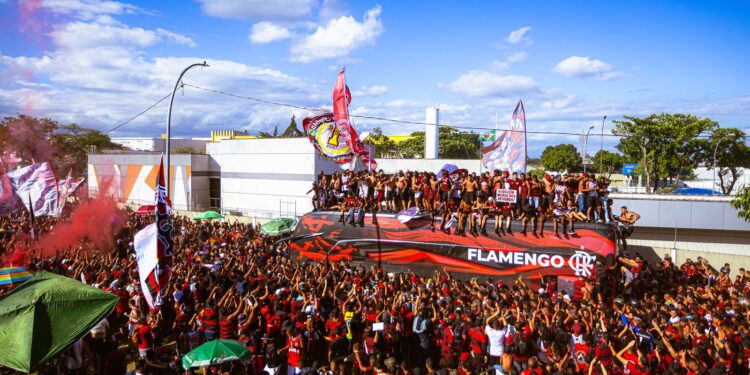 Flamengo parte para a final da Libertadores em clima de festa.