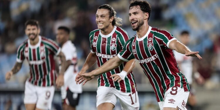 Fluminense avança para a Libertadores com goleada sobre o São Paulo