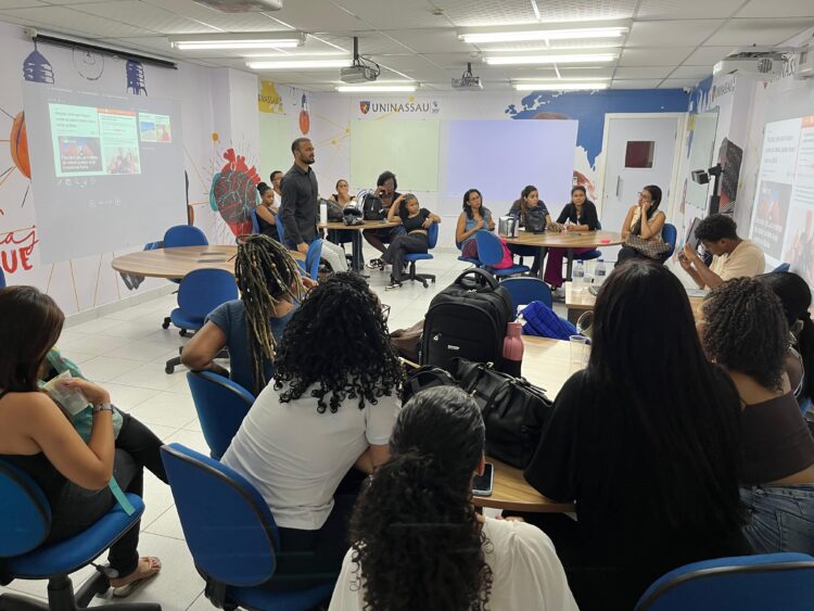 Capitão Alden ministra palestra sobre simbologia do crime em Faculdade