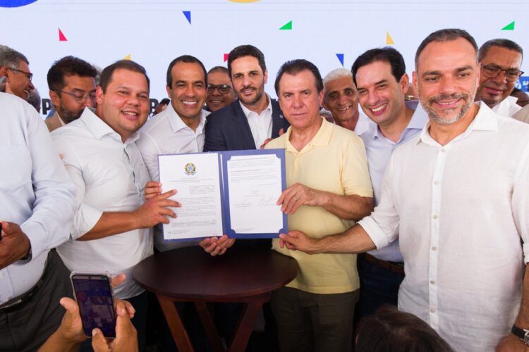 Leo Prates articula reabertura da Casa do Trabalhador em Lauro de Freitas