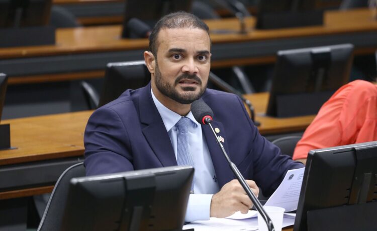 Capitão Alden considera proposta do Governo um instrumento para perseguir a tropa