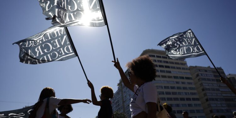 Comunicadoras negras debatem combate à violência online em marcha