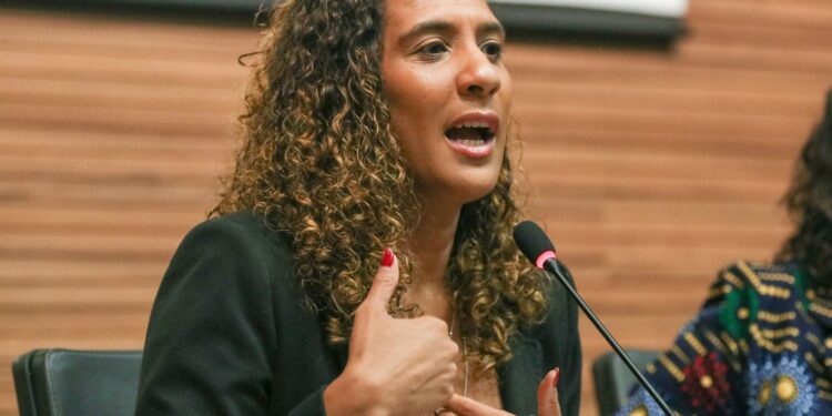 Marcha Feminista Promete Dar Voz às Mulheres