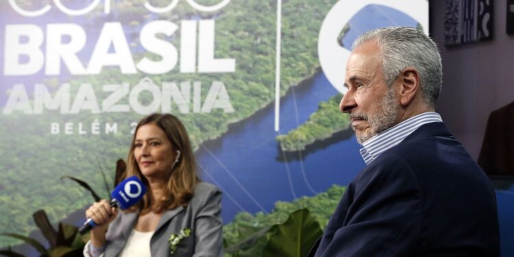 China reafirma apoio ao combate climático, garante presidente da COP30