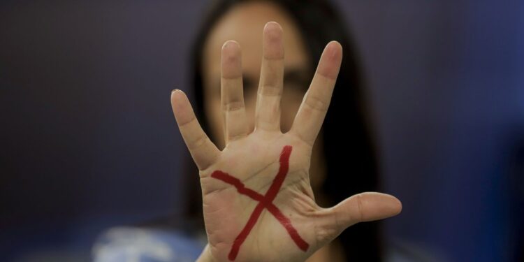 Mulheres superam violência doméstica em reportagem