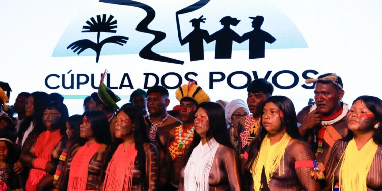COP30: Povos Indígenas Denunciam Exclusão em Negociações Climáticas