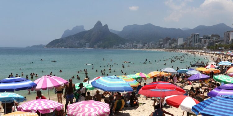 Rio atrai recorde de turistas estrangeiros em 2025