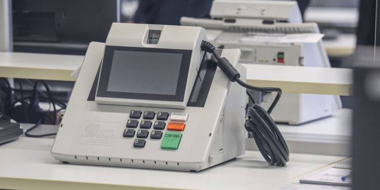 TSE conclui testes de segurança em urnas eletrônicas