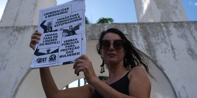 Lapa: Manifestação Clama por Fim à Violência contra Mulheres e LGBTQIA+