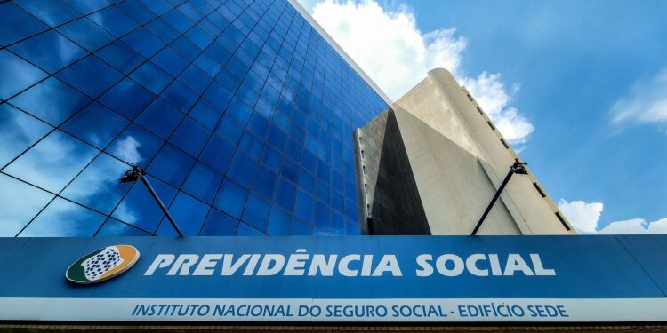 Atrasos do INSS: Justiça libera R$ 2,3 bilhões em pagamentos