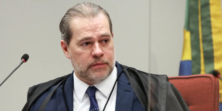 Toffoli permite diretor do BC atuar em disputa do Master
