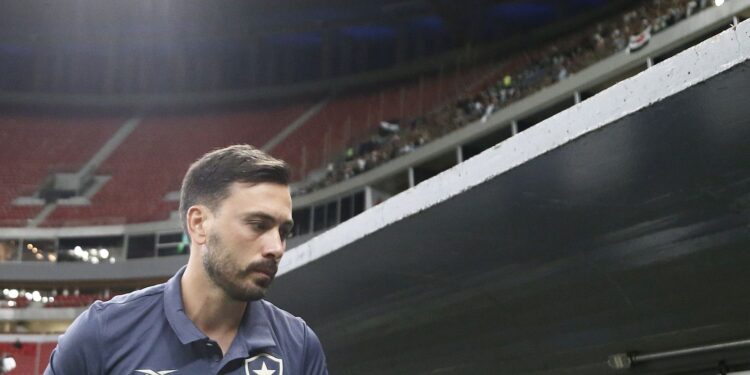 Botafogo se despede do técnico Davide Ancelotti