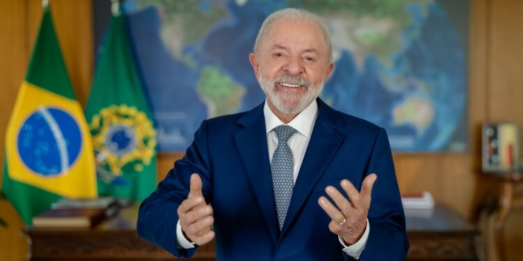 Isenção do IR libera R$ 28 bilhões na economia, afirma Lula
