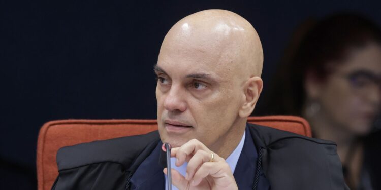 Moraes condena mais cinco e absolve um em decisão sobre trama golpista