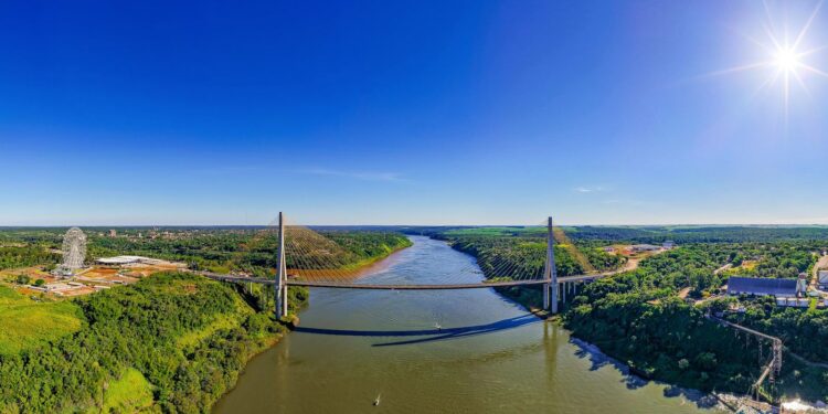 Nova ponte liga Brasil e Paraguai.
