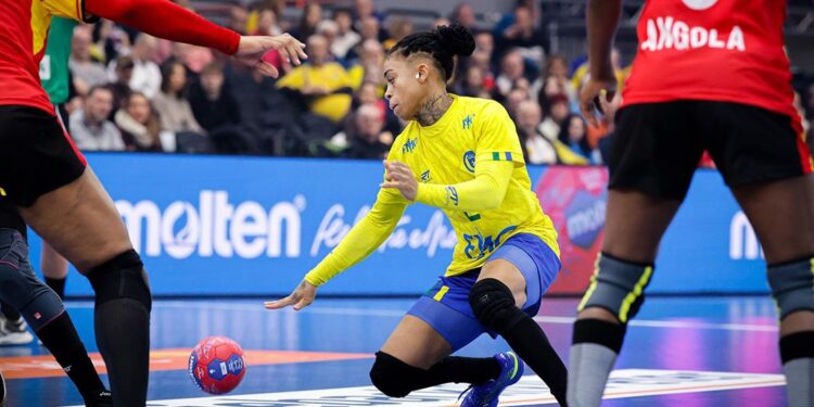 Brasil garante vaga nas quartas de final do Mundial de handebol feminino