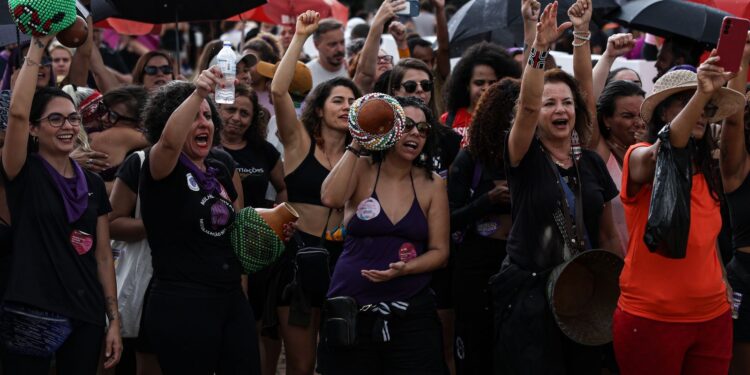 Feminicídios em Brasília: Mulheres denunciam violência e ausência do Estado