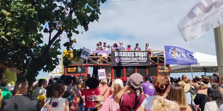 Rio: Mulheres se manifestam por mais segurança e ação estatal