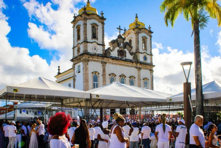 A última sexta-feira do ano reuniu milhares de fiéis na Colina Sagrada, em Salvador, em uma das manifestações religiosas mais tradicionais do calendário baiano.