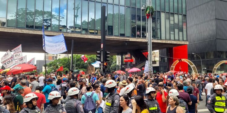 Manifestações contra o PL da Dosimetria ocorrem em capitais