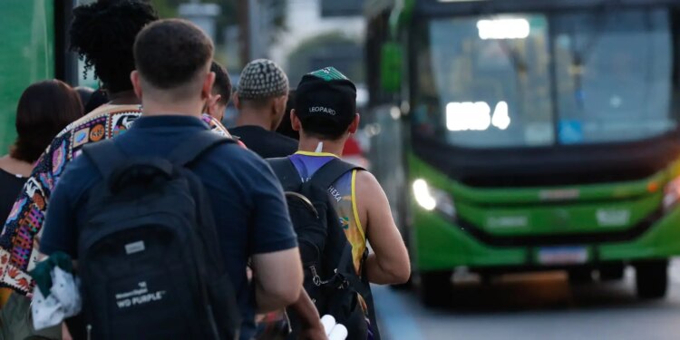 Tarifa de ônibus no Rio aumenta para R$ 5 aos domingos