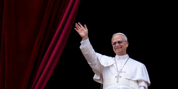 Papa Leão XIV Clama por Paz Desarmada Inspirada no Sacrifício de Cristo