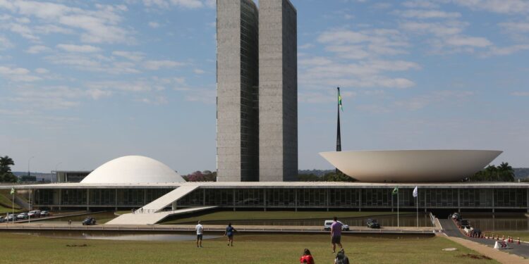 Bancadas da Câmara recorrem ao STF contra projeto de dosimetria