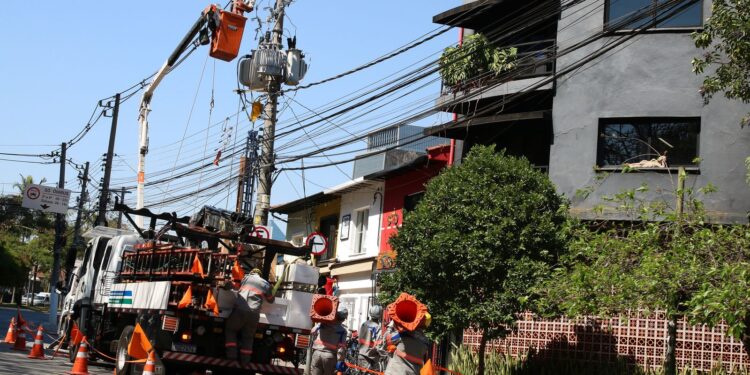 Fornecimento de energia da Enel deve voltar ao normal até amanhã