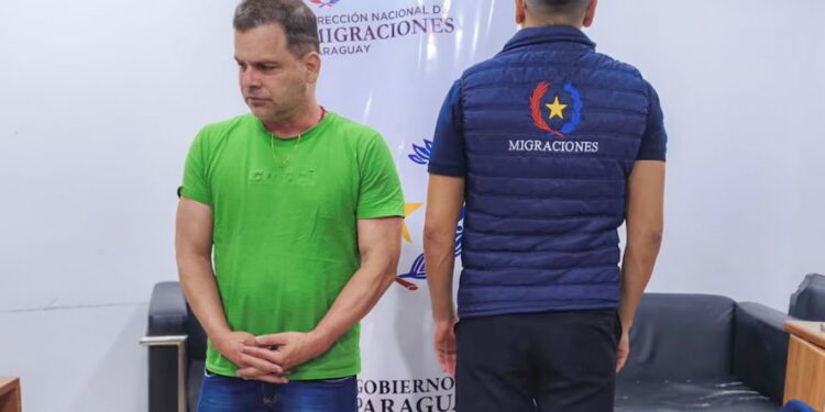 Silvinei Vasques é entregue à Polícia Federal pelo Paraguai