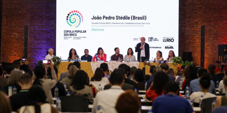 Rio recebe 1ª Cúpula Popular do Brics sobre o Sul Global