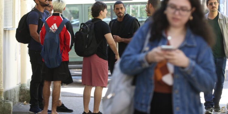 Estilo de vida moderno aumenta risco cardíaco em jovens.