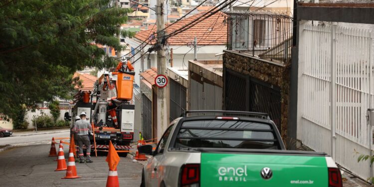 Apagão da Enel afeta mais de 4 milhões de clientes em São Paulo