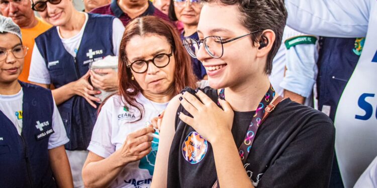 Vacinação contra dengue avança no Ceará e Minas Gerais