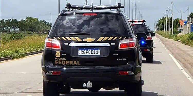 PF desmantela esquema de tráfico de cocaína do PCC