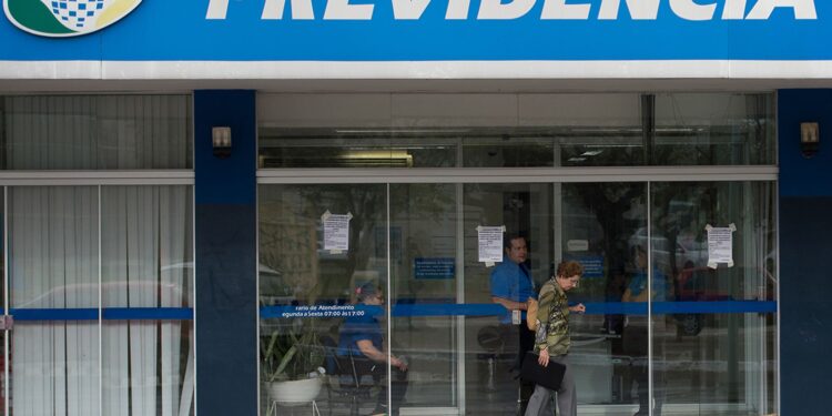 INSS abre agências em fim de semana para atendimento emergencial