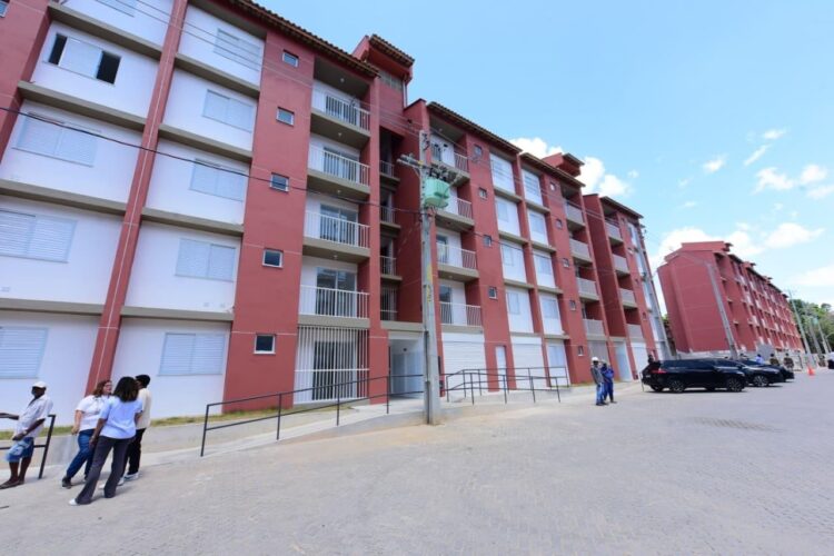 Projeto Mané Dendê transforma a vida de moradores com entrega de conjuntos habitacionais