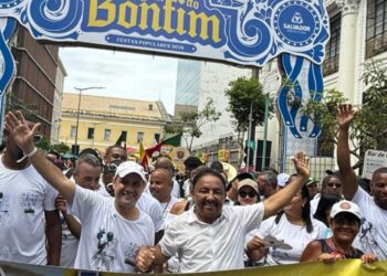 Randerson Leal participa da Lavagem do Bonfim ao lado do deputado Roberto Carlos e reforça diálogo político para 2026
