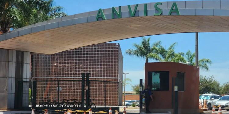 Lote de chocolate Laka é recolhido pela Anvisa por falha na embalagem