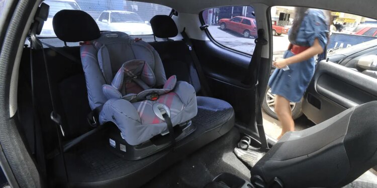 Inmetro alerta para segurança na escolha do bebê conforto