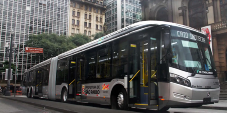 Passagem de ônibus em SP tem alta de 6%