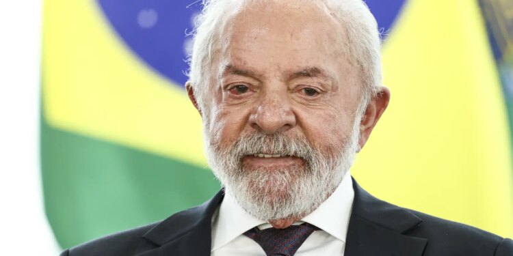 Lula e Mulino discutem temas bilaterais antes da viagem ao Panamá