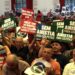 Manifestação em SP celebra democracia e repudia atos de 8 de janeiro