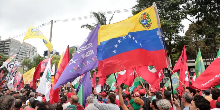 Venezuelanos protestam em São Paulo por liberdade e autonomia