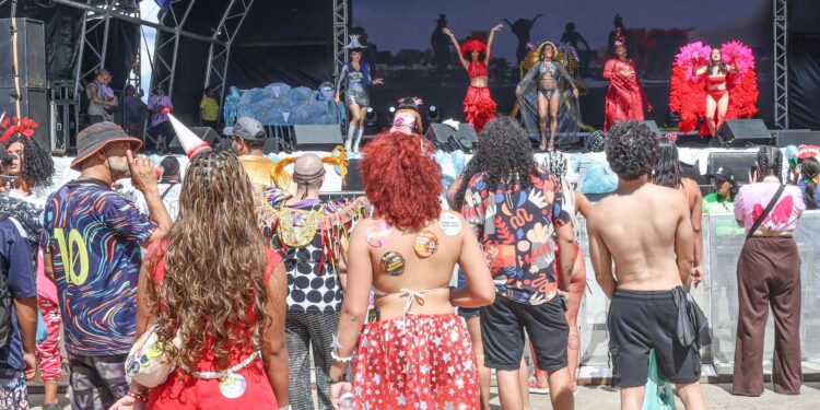 Bloco do Amor celebra carnaval com respeito e diversidade em Brasília