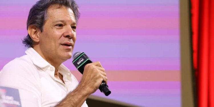 Haddad critica visão de Estado como propriedade da elite brasileira
