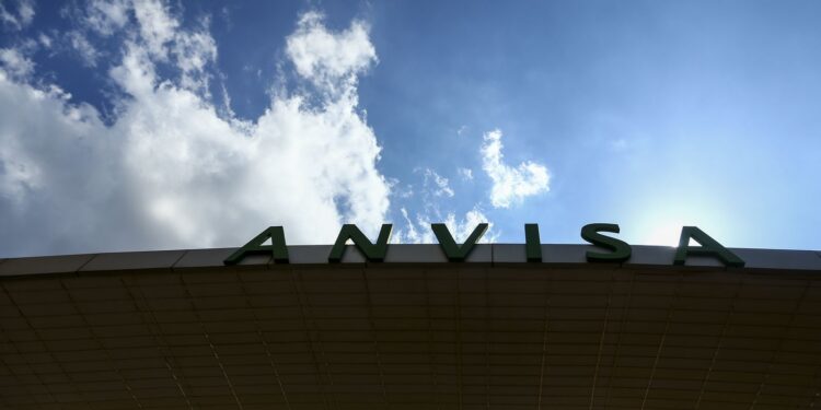 Anvisa e Inmetro fiscalizam produtos de Carnaval no DF e BA
