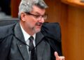 Ministro do STJ se afasta após denúncia de assédio