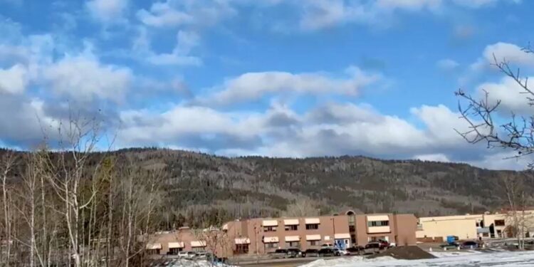 Ataque a escola no Canadá deixa 10 mortos