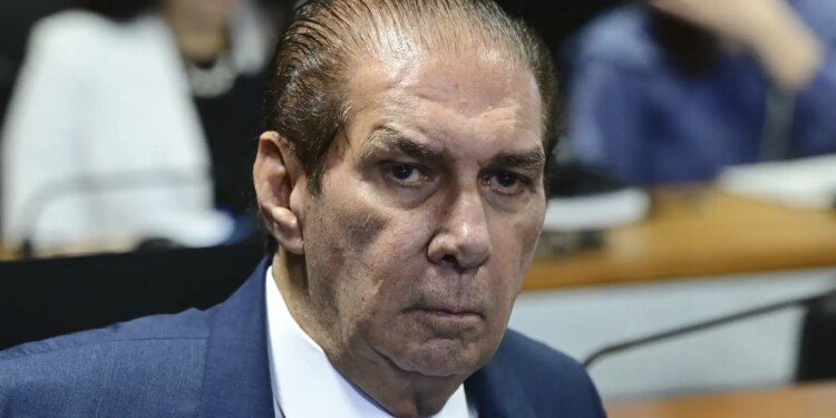 Senador Jader Barbalho recebe alta hospitalar