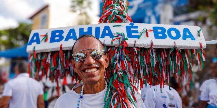 Rio Vermelho fervilha com festa em homenagem a Iemanjá
